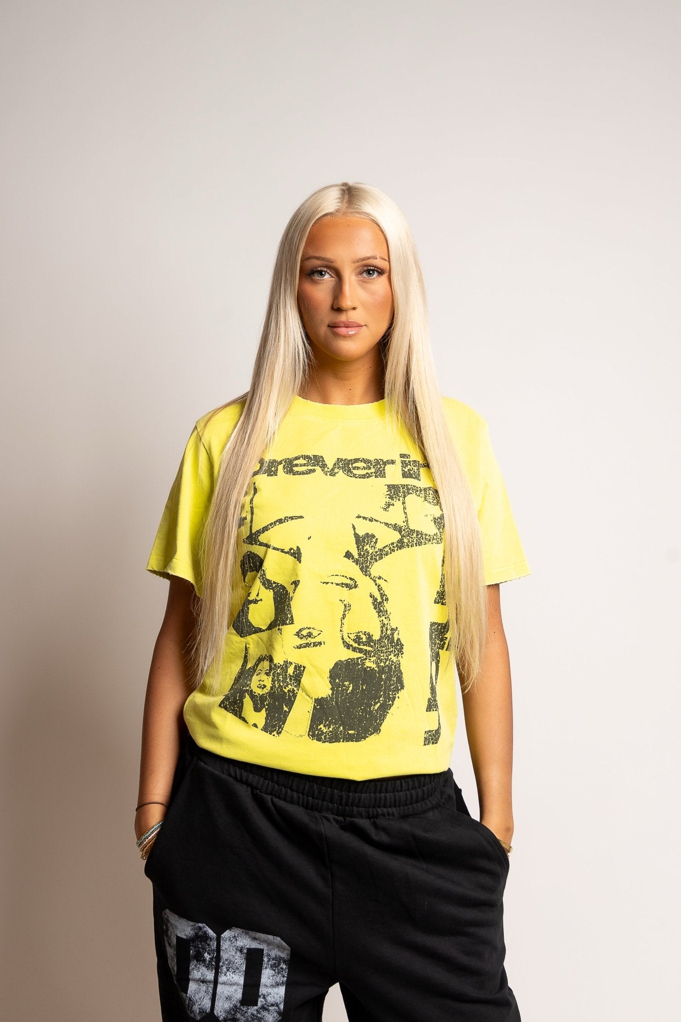 GREEN DISTRESSED GRAPHIC T SHIRT - Forever in fashion