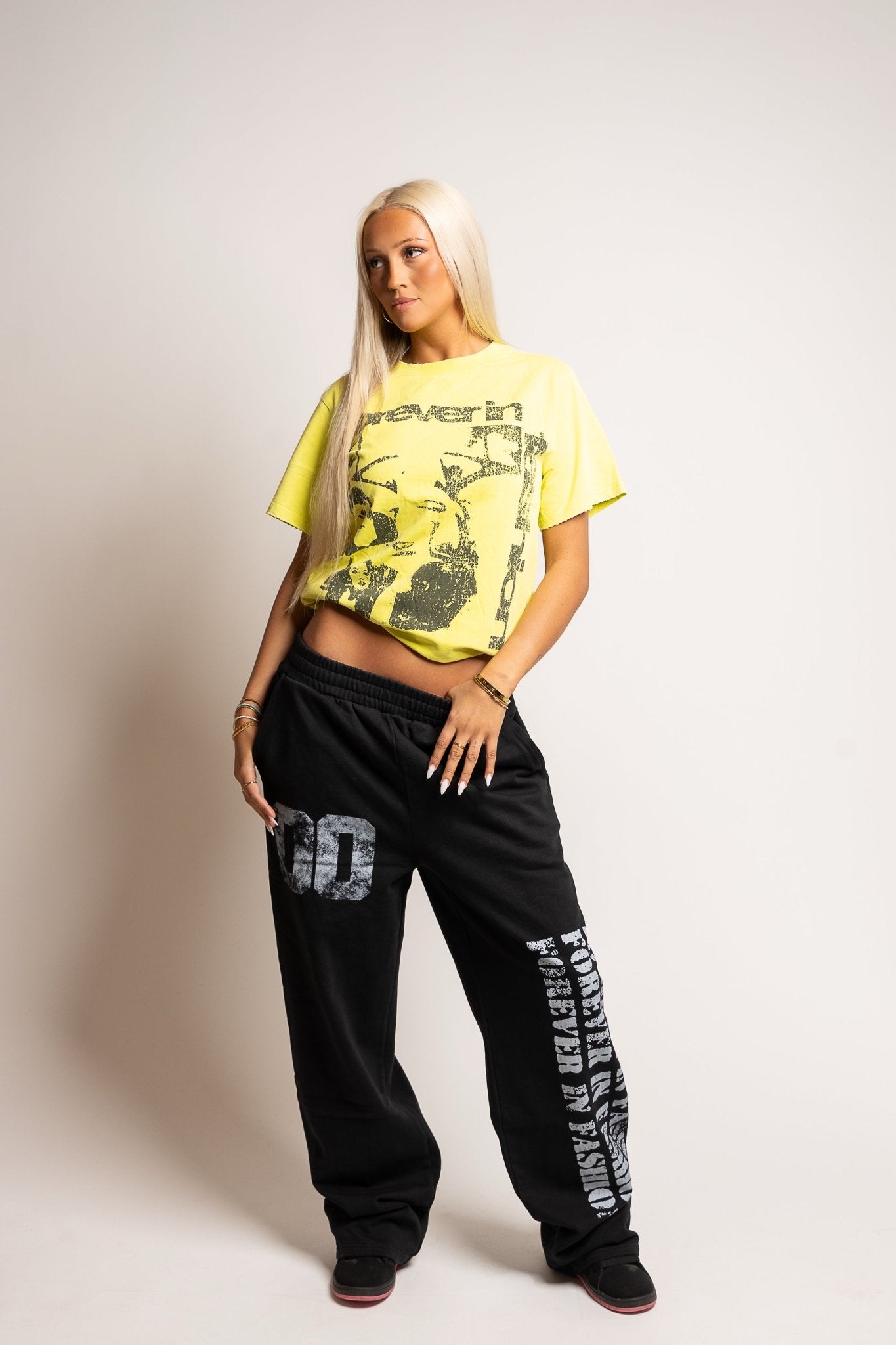 GREEN DISTRESSED GRAPHIC T SHIRT - Forever in fashion